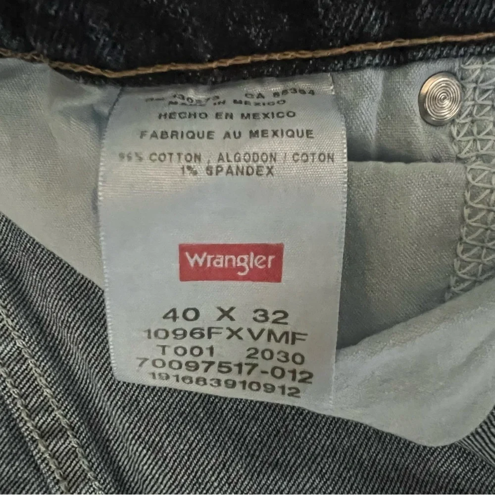 Wrangler stylish dark